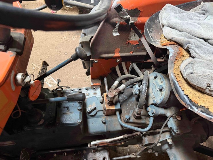 245-kubota-tractor-image-20