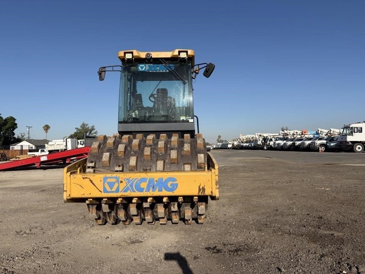 2021-xcmg-cv83pdu-vibratory-roller-image-7