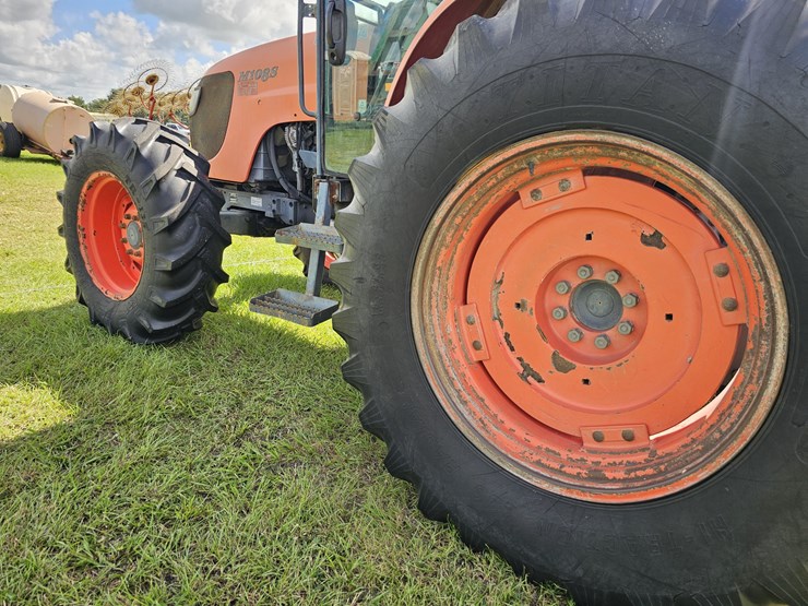 2015-kubota-m108s-image-9
