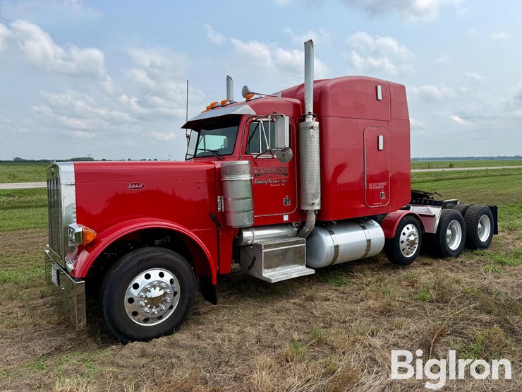 2005-peterbilt-379-image-1