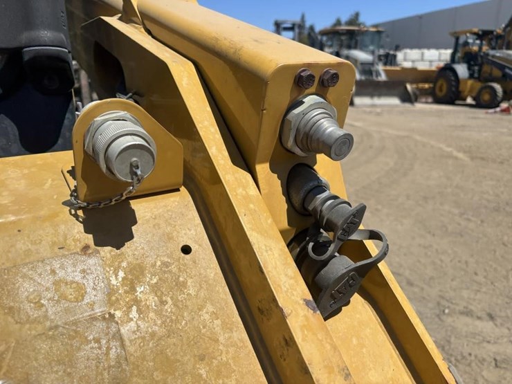 2019-caterpillar-272d2-image-15
