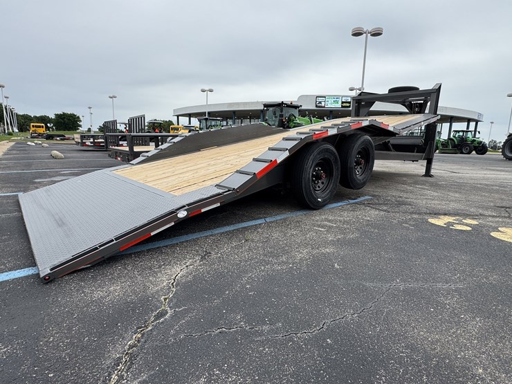 2026-bellwether-premier-8.5'x24'-hyd-tilt-gooseneck-trailer-image-17
