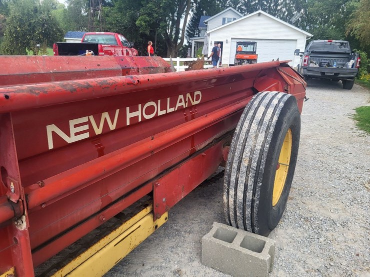 new-holland-520-image-16