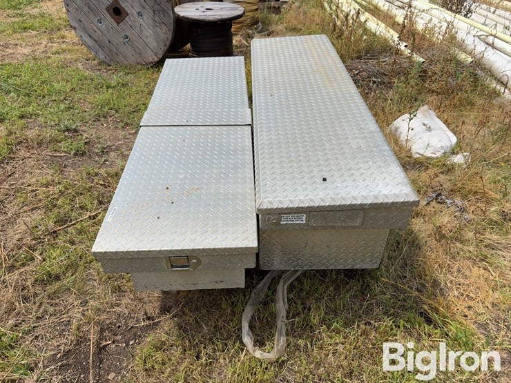 adrian-steel-aluminum-diamond-tread-toolboxes-image-8