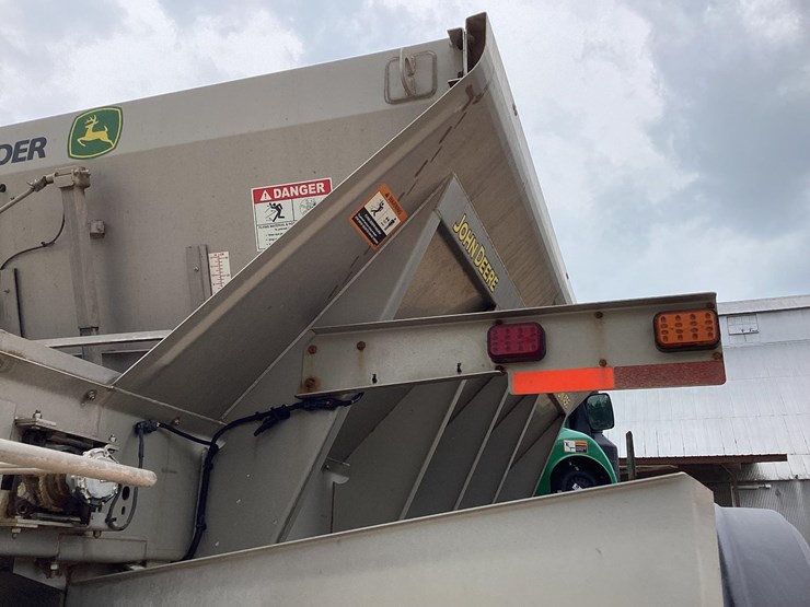 2020-john-deere-r4045-image-53