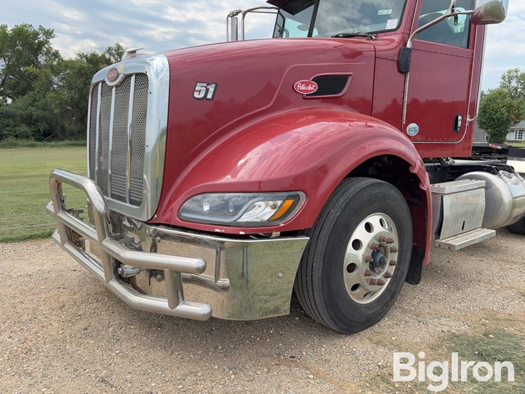 2010-peterbilt-386-image-9