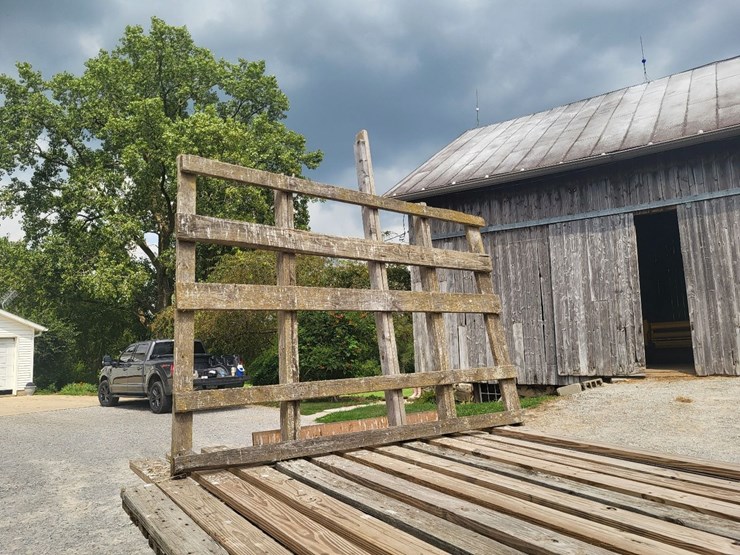 hay-wagon-w/running-gear-image-39
