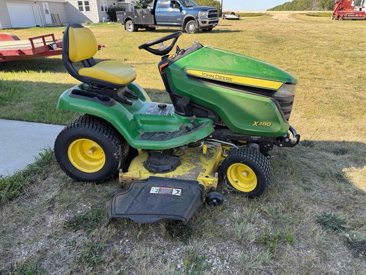 john-deere-x380-image-2