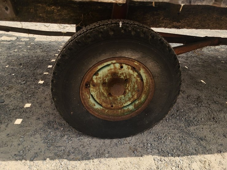 hay-wagon-w/running-gear-image-30