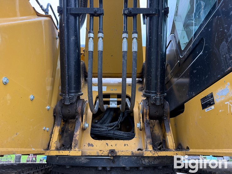 2019-caterpillar-325flcr-image-11