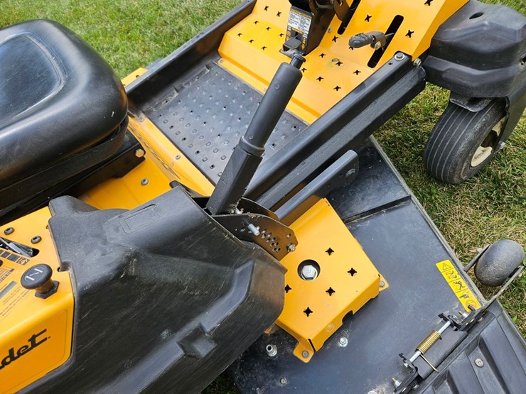 #6878-•-cub-cadet-z-force-sz-zero-turn-mower-image-19