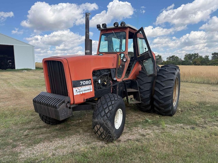 allis-chalmers-7080-tractor-image-11