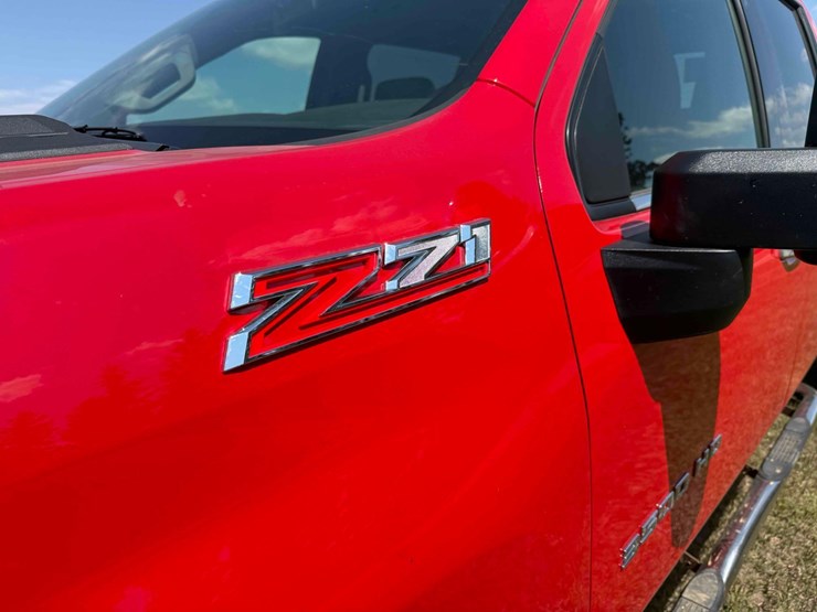 2022-chevrolet-3500-image-9