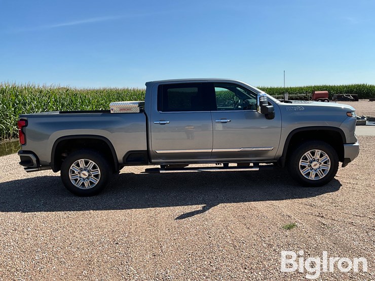 2024-chevrolet-2500-image-4