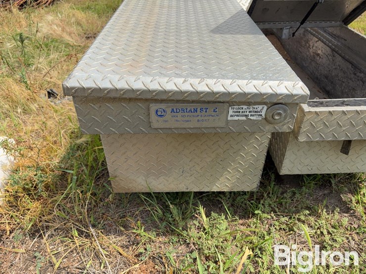 adrian-steel-aluminum-diamond-tread-toolboxes-image-13