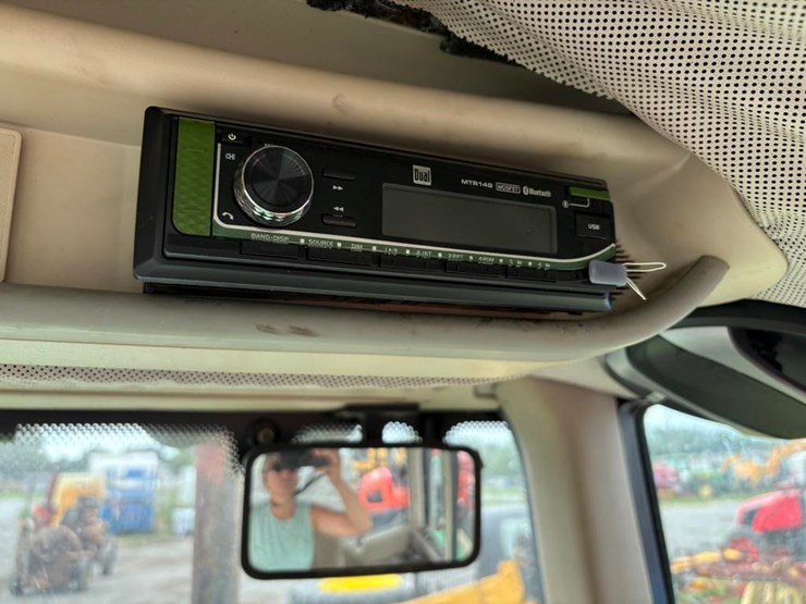 john-deere-6420-image-22