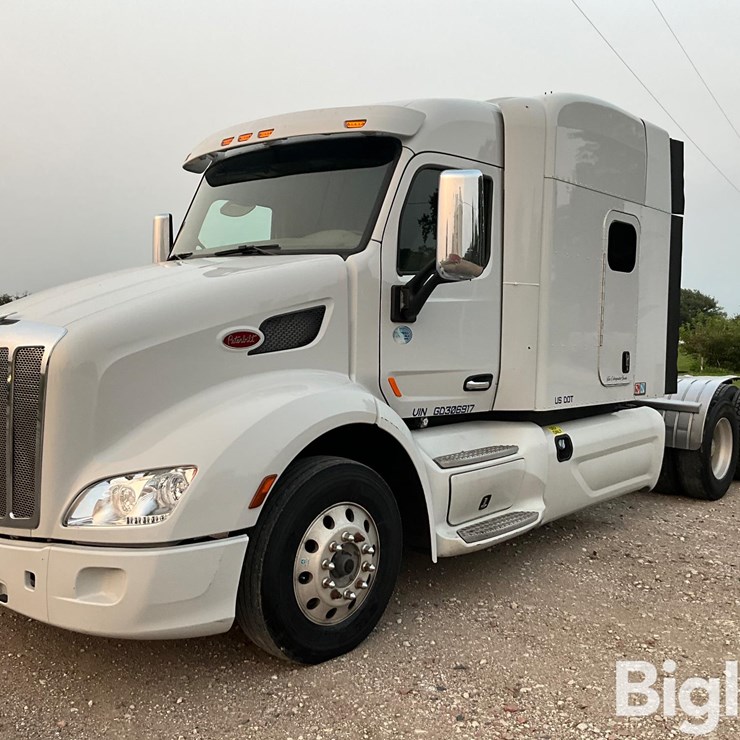 2016 PETERBILT 579