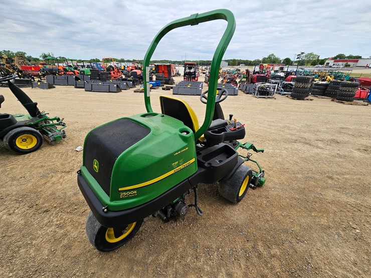 john-deere-2500e-image-5