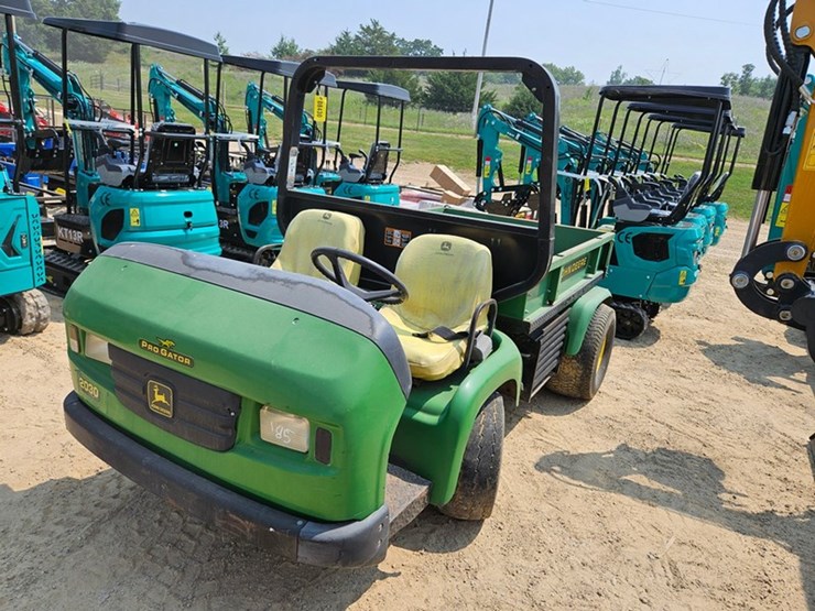 #206-•-john-deere-progator-turf-truck-image-1