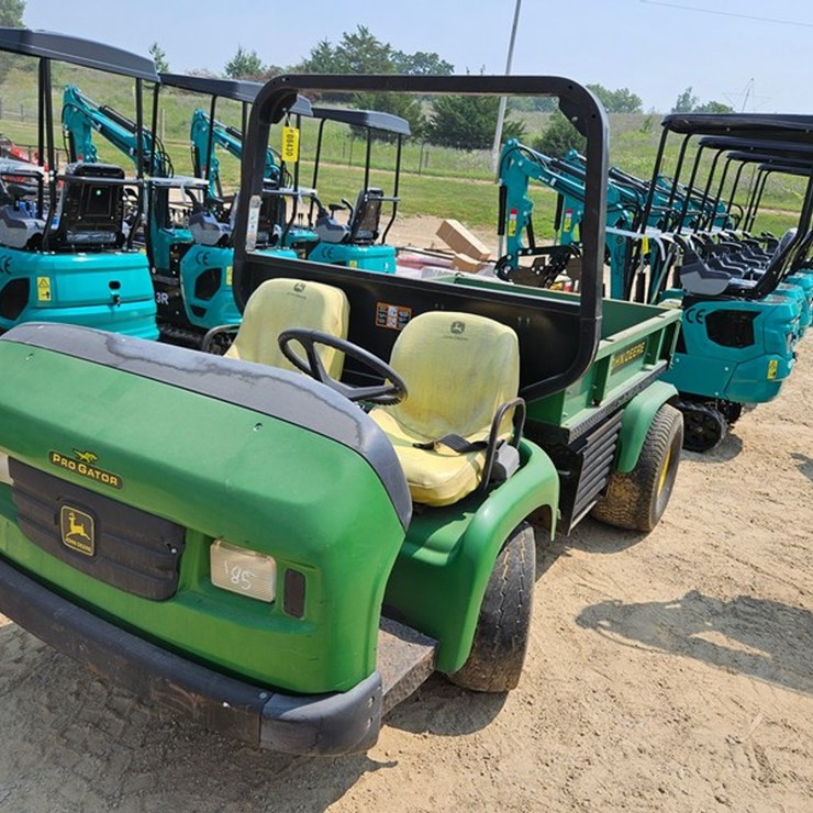 #206 • John Deere ProGator Turf Truck