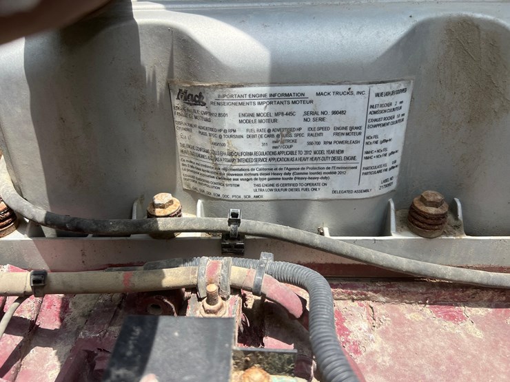 mack-cxu-tender-truck-image-12