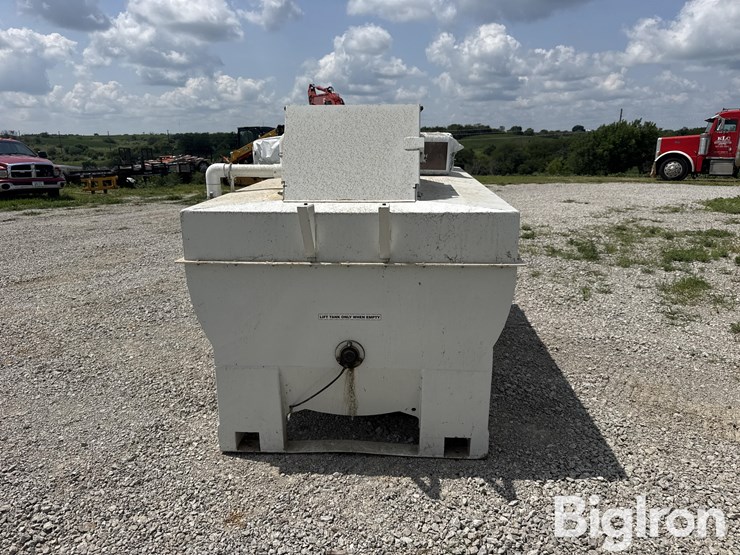 turf-maker-700-hydro-seeder-image-6