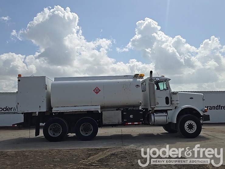 2000-peterbilt-357-image-6
