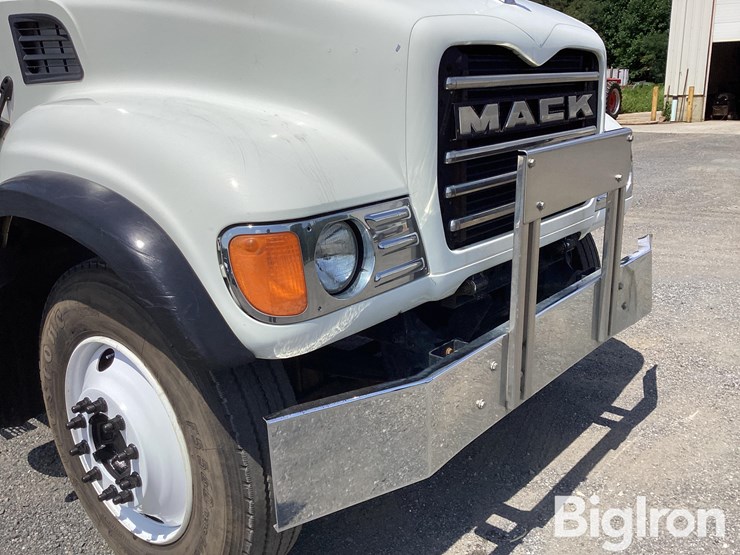 2004-mack-granite-cv713-image-13