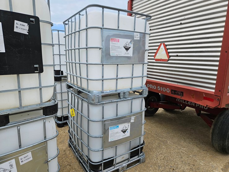 #190-•-2---plastic-tanks-image-1
