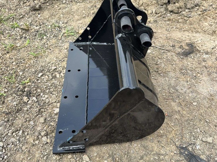 22”-w-mini-excavator-mud-bucket---model-zl-11-image-2