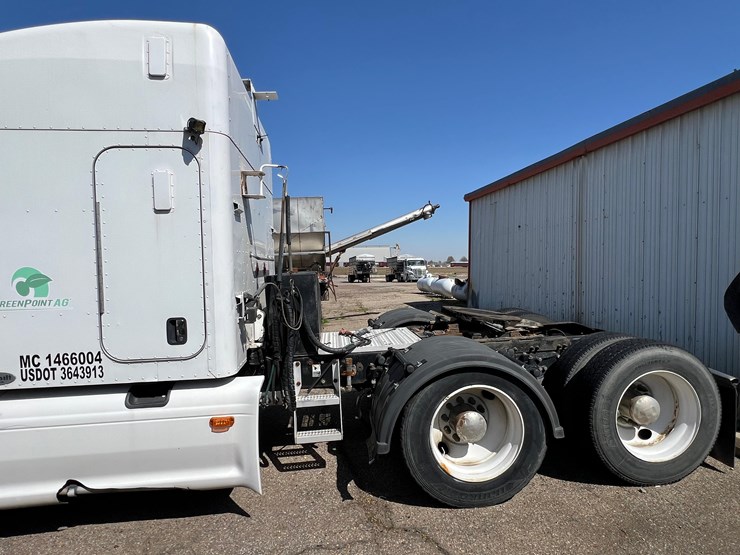 2011-peterbilt-386-image-11