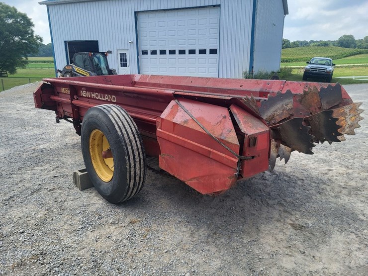 new-holland-520-image-5