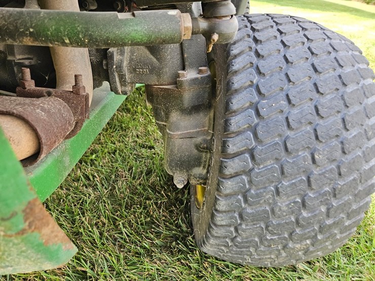 2011-john-deere-1445-image-35