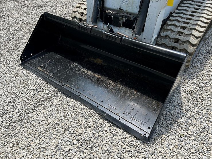 80"-low-pro-skid-steer-bucket-image-1