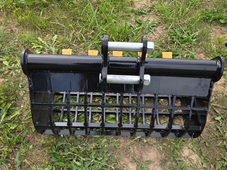 #2044-•-60-cm-(approx..-24")-excavator-grid-bucket-image-1