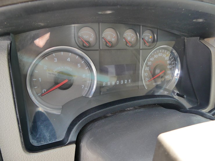 2010-ford-f150-xlt-image-12