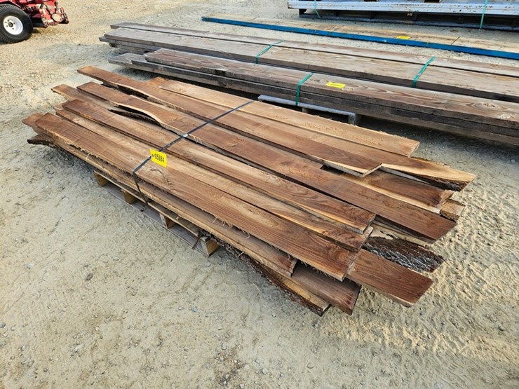 #207-•-1"-thick-walnut-lumber-image-1