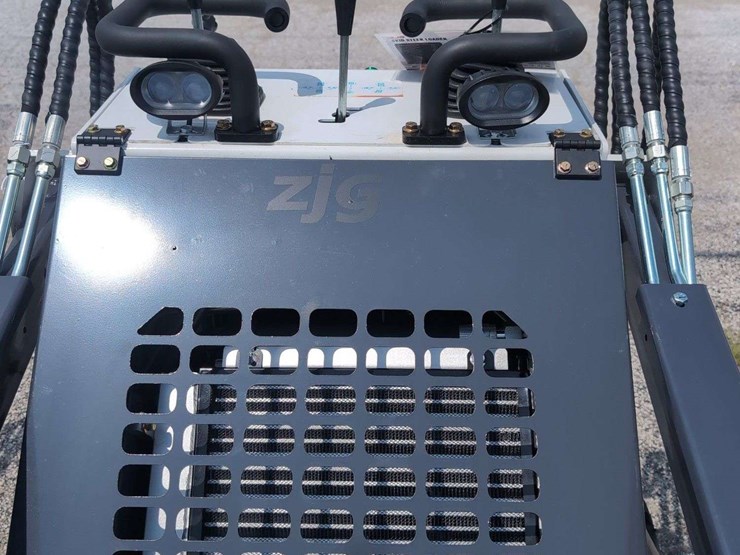 zjg-mini-skid-steer-loader-zj-380-(white)---15hp-image-3