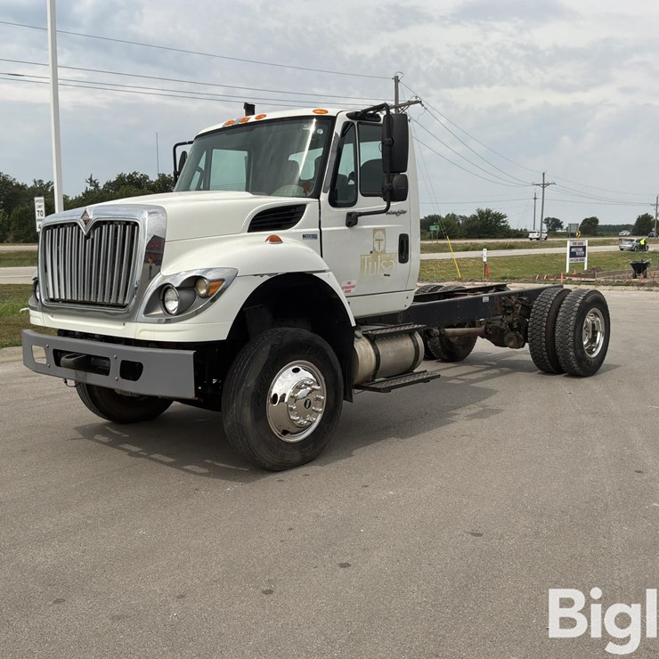 2011 INTERNATIONAL 7400