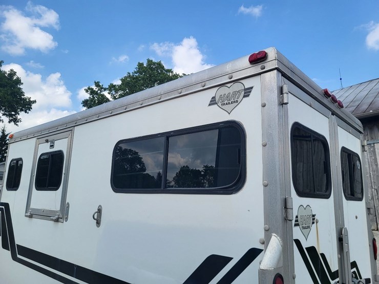 hart-tandem-axle-2-horse-bumper-trailer-w/tack-room-image-40