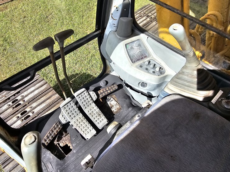 deere-200-lc-image-14