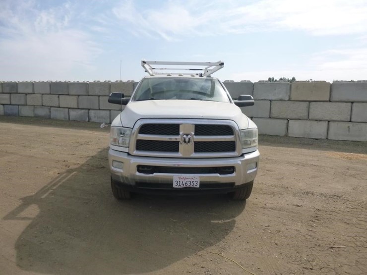 2016-dodge-ram-3500-image-28