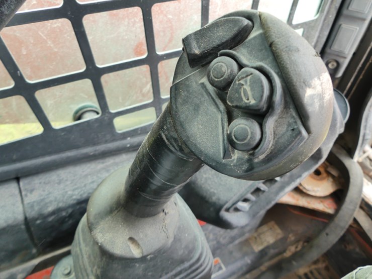 kubota-ssv75-image-13