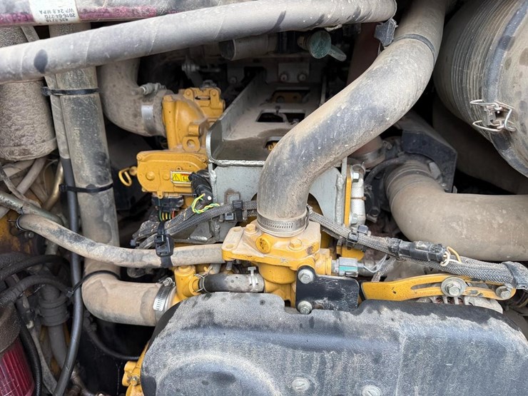 2016-caterpillar-299d2-xhp-image-15
