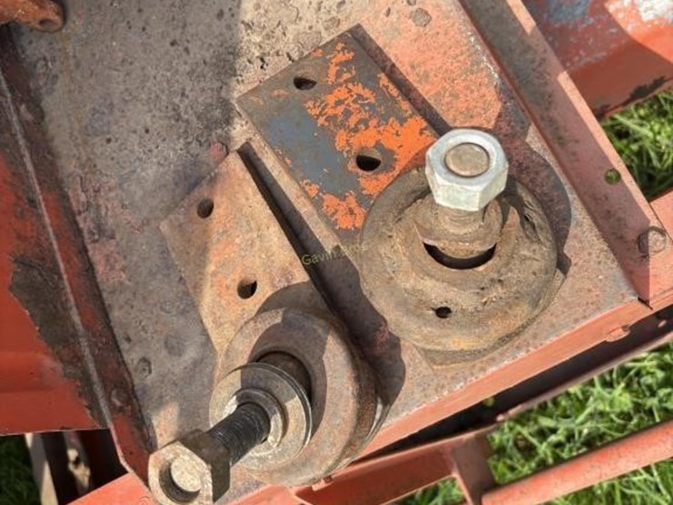 allis-chalmers-model-72-all-crop-harvestor-image-7