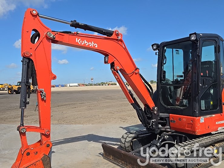 2023-kubota-kx033-4-image-25