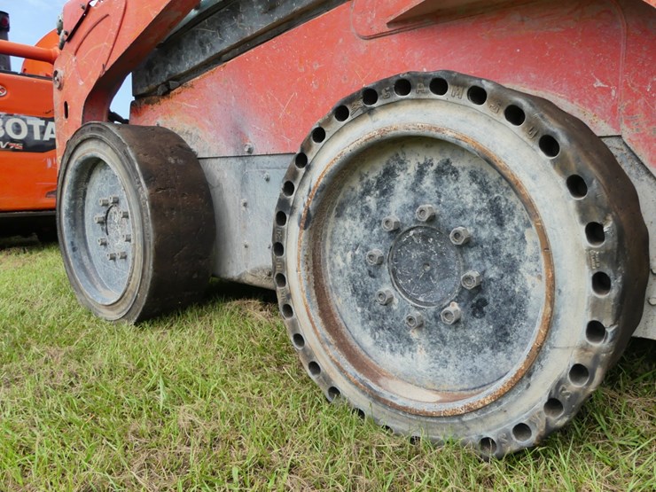 kubota-ssv75-image-5