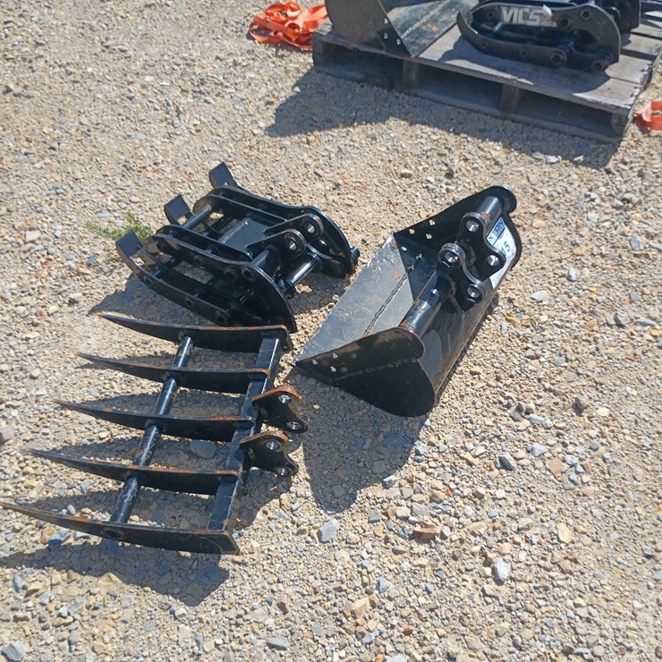 #26115 • Mini Excavator Attachment Set