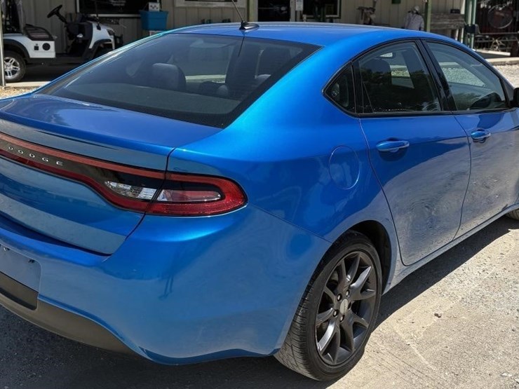 l1--2016-dodge-dart-image-3