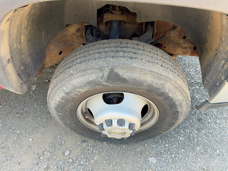 2005-chevrolet-3500-image-8